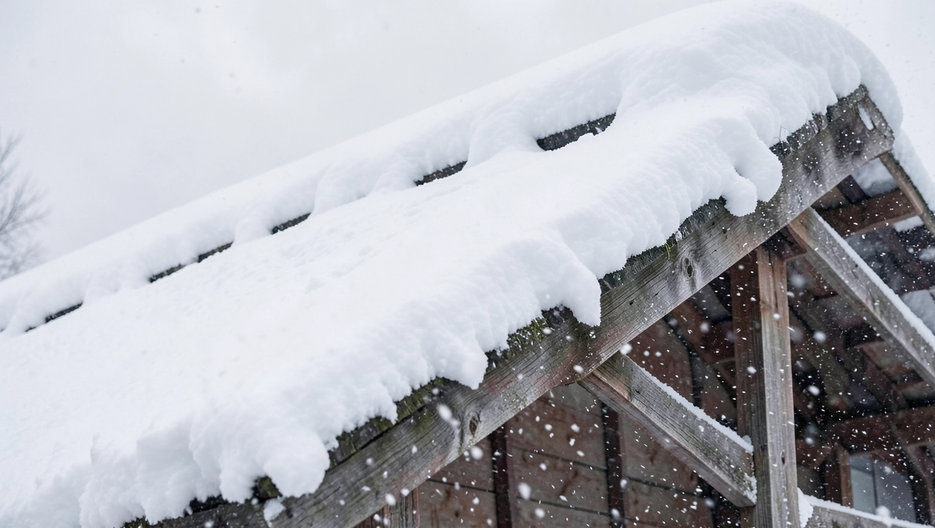 Obciążenia wiatrem i śniegiem a rozstaw krokwi jednospadowego