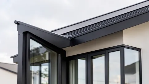 Czarny dach okna antracyt