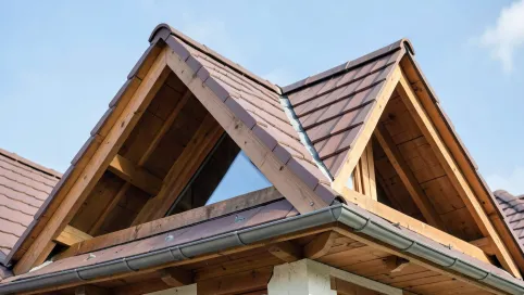 Czy dach czterospadowy to dach wielospadowy