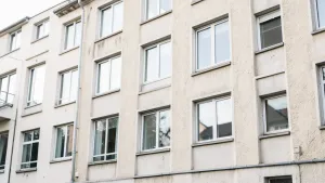 Czy odlicza się okna przy elewacji