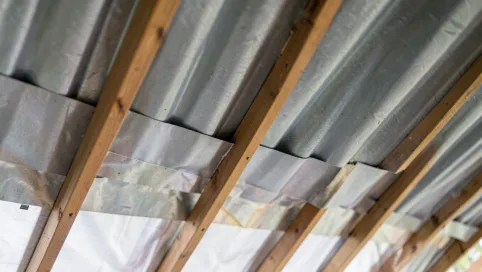 Jak ocieplić dach z blachy trapezowej