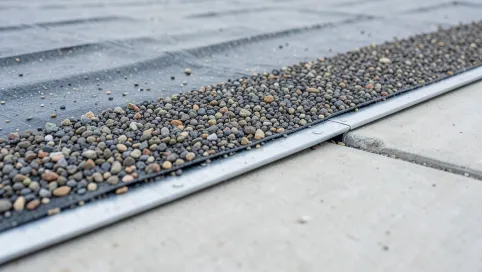 Jak zabezpieczyć płaski dach