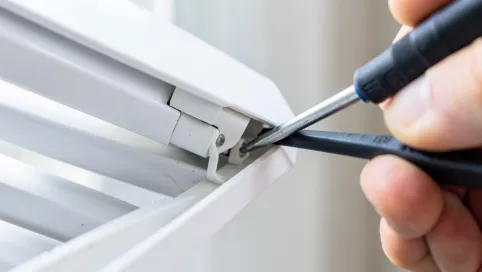 Jak zdjąć obudowę rolety zewnętrznej