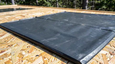 Jaka papa na dach z płyty OSB