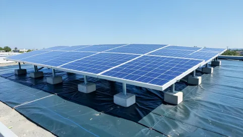 Mocowanie paneli fotowoltaicznych na dachu płaskim