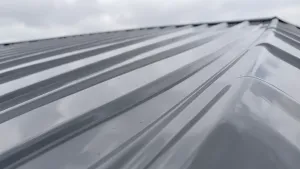 Najlepsza farba na dach z blachy