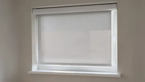 Rolety elektryczne wewnętrzne na wymiar