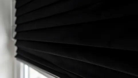 Rolety plisowane na wymiar całkowicie zaciemniające