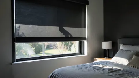 Rolety wewnętrzne w kasecie z prowadnicami