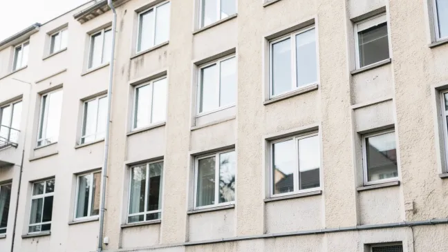 Czy odlicza się okna przy elewacji