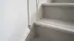 Jak położyć cokół z płytek na schodach